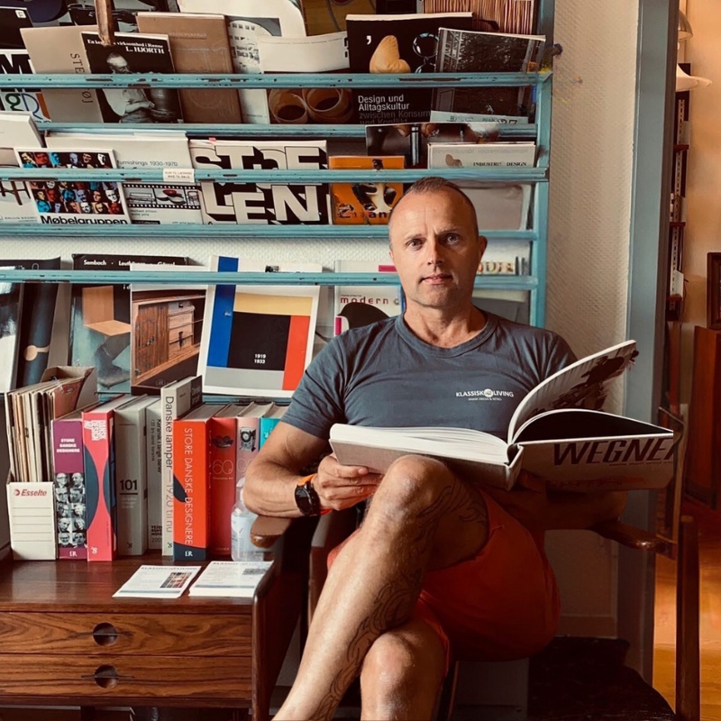 Salg af brugte retromøbler